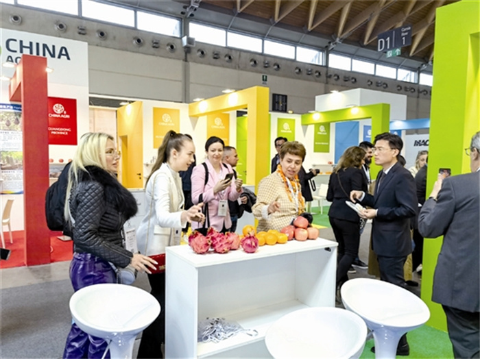 liucn358_b.jpg liucn358_b.jpg